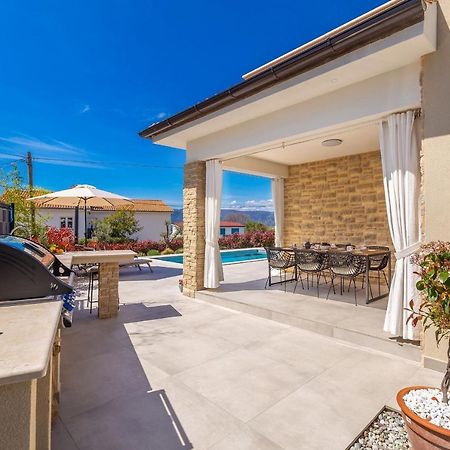 Holiday House Villa Andro Pinezići Kültér fotó