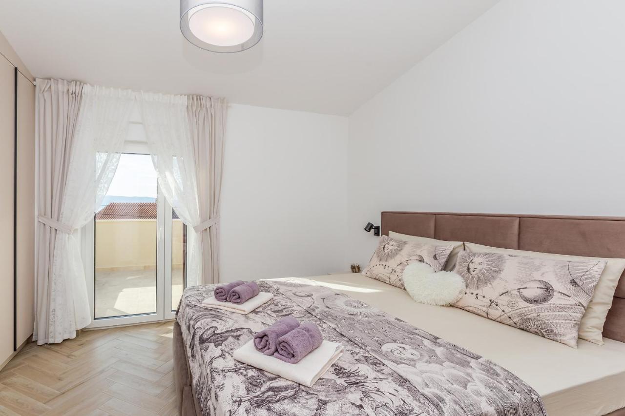 Holiday House Villa Andro Pinezići Kültér fotó