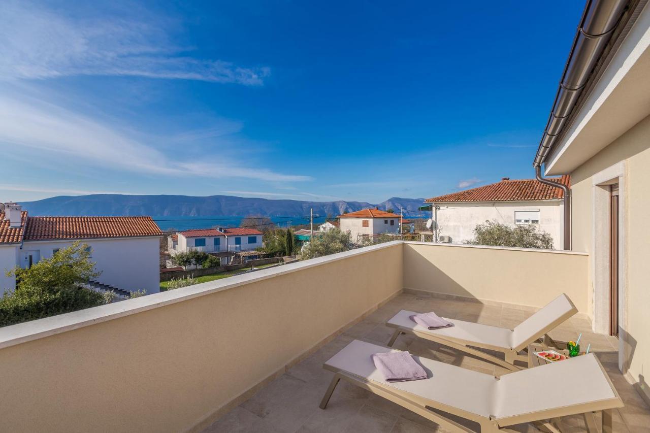 Holiday House Villa Andro Pinezići Kültér fotó