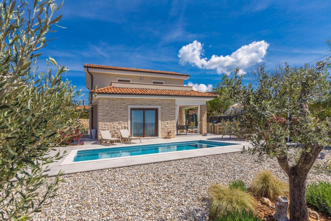 Holiday House Villa Andro Pinezići Kültér fotó