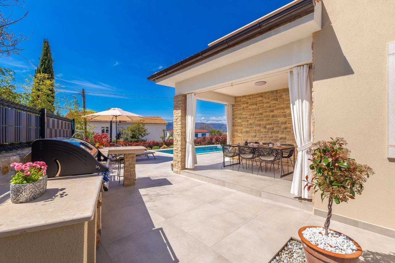Holiday House Villa Andro Pinezići Kültér fotó